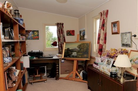 Photo of property in 1 Parsonage Road, Waimate, 7924