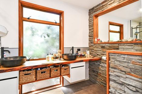 Photo of property in 30 Scenic Drive, Hillpark, Auckland, 2102