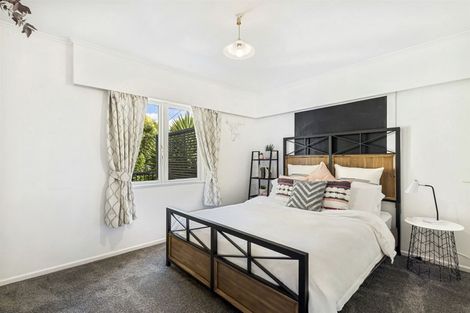 Photo of property in 1/129 Edmonton Road, Te Atatu South, Auckland, 0610