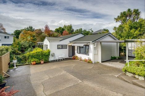 Photo of property in 13 Busby Hill, Havelock North, 4130