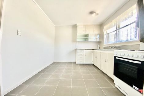 Photo of property in 15 Addington Avenue, Manurewa, Auckland, 2102