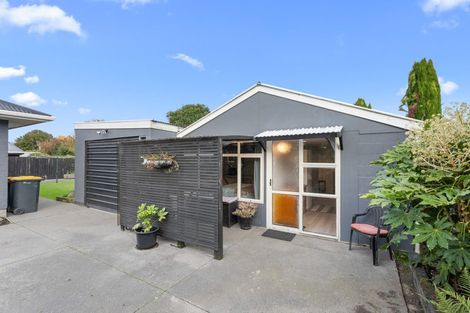 Photo of property in 21 Greendale Avenue, Avonhead, Christchurch, 8042