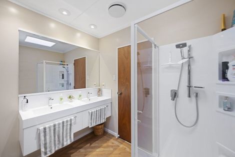 Photo of property in 42 Harvey Street, Waipahihi, Taupo, 3330