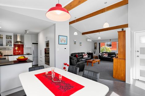 Photo of property in 108 Cliff View Drive, Green Bay, Auckland, 0604