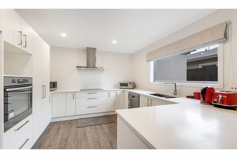 Photo of property in 2/36 Shirley Road, Richmond, Christchurch, 8013