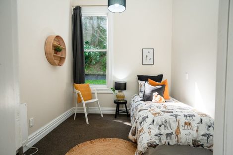 Photo of property in 58 Fairview Crescent, Kelburn, Wellington, 6012