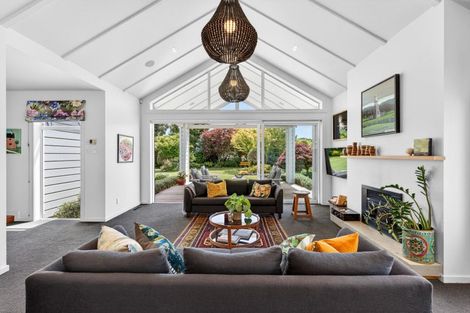 Photo of property in 27 Neeve Road, Taradale, Napier, 4112