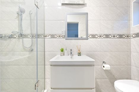 Photo of property in 12 San Casello Rise, Henderson, Auckland, 0612