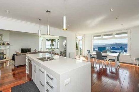 Photo of property in 8a Central Terrace, Kelburn, Wellington, 6012