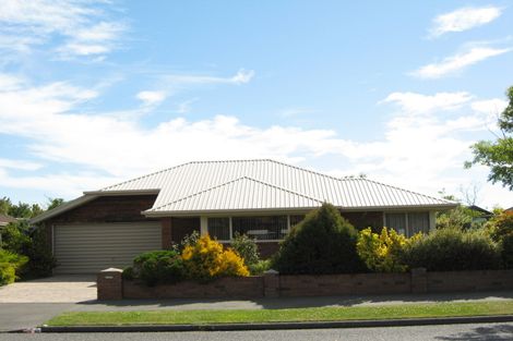 Photo of property in 77 Royal Park Drive, Parklands, Christchurch, 8083