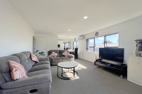 Photo of property in 34b Orams Road, Hillpark, Auckland, 2102