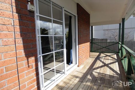 Photo of property in 1/150 Luckens Road, West Harbour, Auckland, 0618