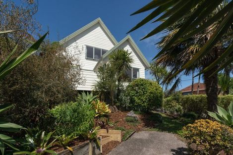 Photo of property in 1/12 Coroglen Avenue, Birkenhead, Auckland, 0626