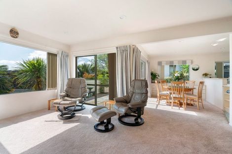 Photo of property in 1/12 Coroglen Avenue, Birkenhead, Auckland, 0626