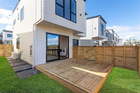 Photo of property in 16 Greenbrier Street, Westgate, 0814