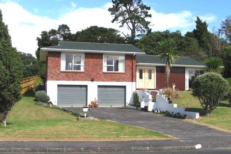 Photo of property in 76 Cliff View Drive, Green Bay, Auckland, 0604