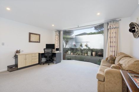 Photo of property in 2/2 Aberdeen Road, Campbells Bay, Auckland, 0620