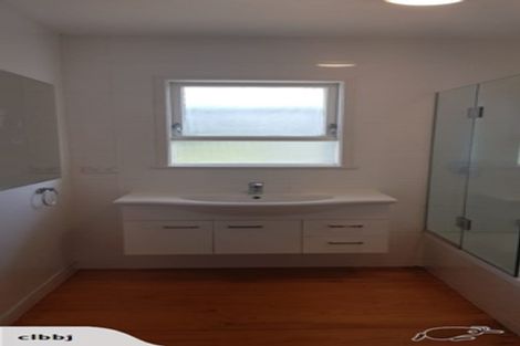 Photo of property in 45 Divich Avenue, Te Atatu South, Auckland, 0610