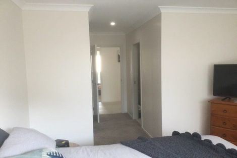 Photo of property in 35 Riverglade Parkway, Te Atatu South, Auckland, 0610