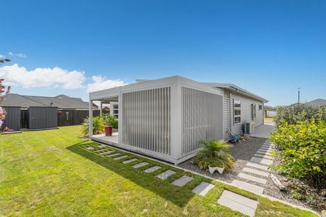 Photo of property in 8 Onerere Drive, Whitianga, 3510