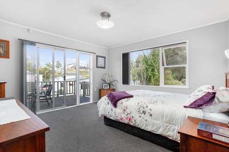 Photo of property in 108 Cliff View Drive, Green Bay, Auckland, 0604