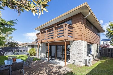 Photo of property in 19 Inglis Street, Phillipstown, Christchurch, 8011