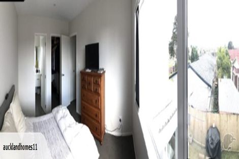 Photo of property in 4 Ruhanui Lane, Pakuranga Heights, Auckland, 2010