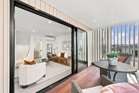 Photo of property in 8b Stanley Avenue, Milford, Auckland, 0620