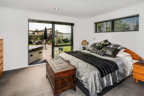 Photo of property in 19 Basin Place, Pukekohe, 2120