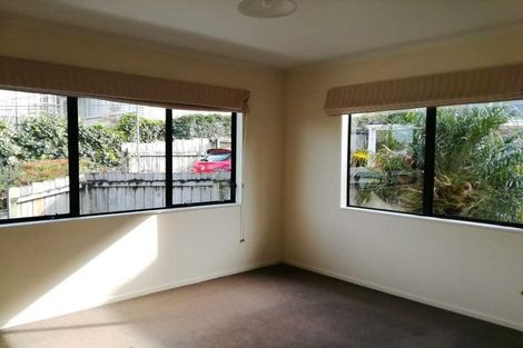 Photo of property in 2/51 Park Road, Glenfield, Auckland, 0629
