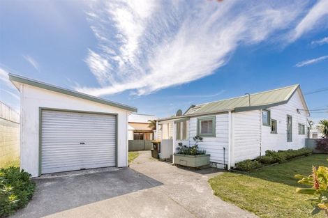 Photo of property in 66 Peel Street, Westport, 7825