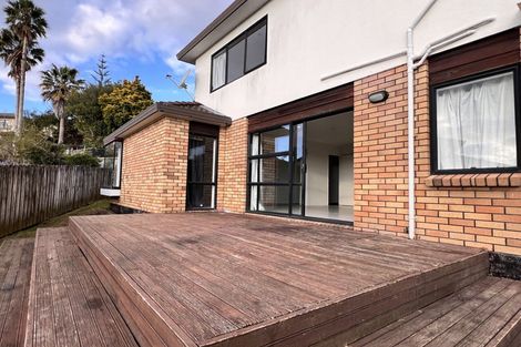 Photo of property in 8a Eske Place, Highland Park, Auckland, 2010