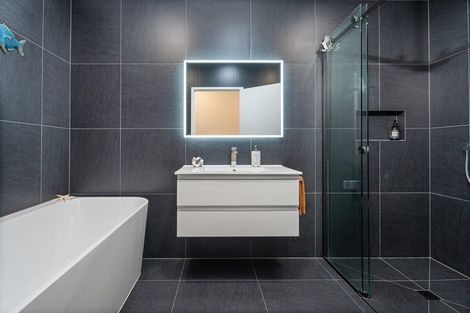 Photo of property in 8 Onerere Drive, Whitianga, 3510