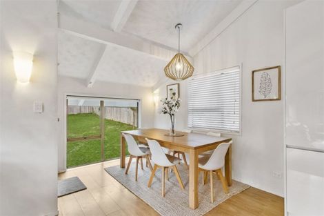 Photo of property in 12 Pine Terrace, Howick, Auckland, 2014