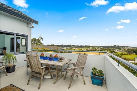 Photo of property in 62 Stanmore Bay Road, Stanmore Bay, Whangaparaoa, 0932