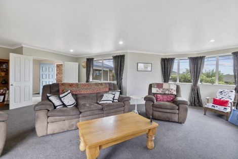 Photo of property in 12 Flora Way, Rototuna, Hamilton, 3210