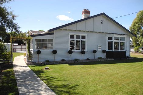 Photo of property in 30 Parsonage Road, Waimate, 7924