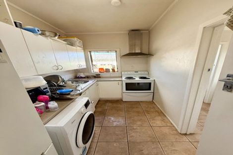 Photo of property in 73 West Coast Road, Glen Eden, Auckland, 0602