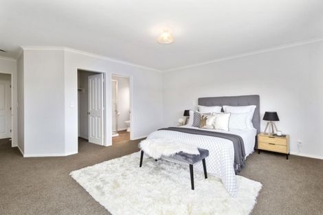 Photo of property in 128 Woodman Drive, Tawa, Wellington, 5028