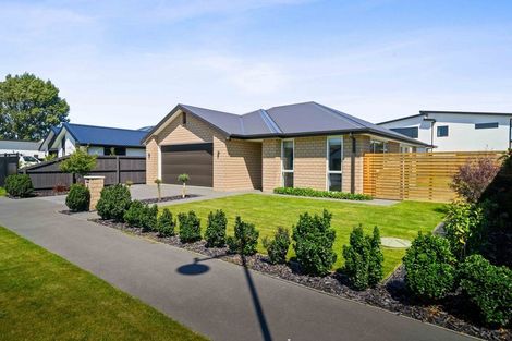 Photo of property in 16 Forge Close, Halswell, Christchurch, 8025