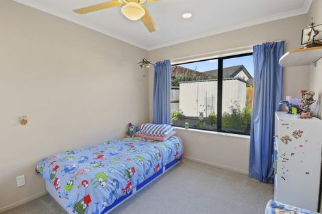 Photo of property in 6 Croftview Road, Wattle Downs, Auckland, 2103