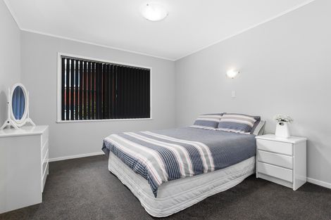 Photo of property in 108 Cliff View Drive, Green Bay, Auckland, 0604