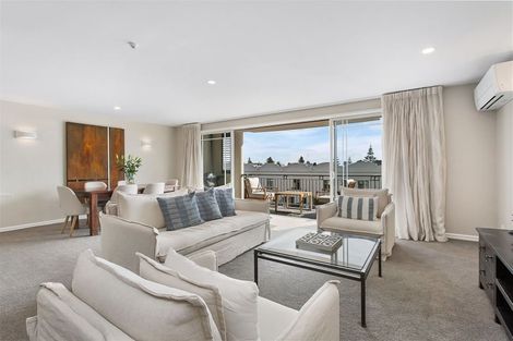 Photo of property in Admiralty Courts, 7/42 Marriner Street, Sumner, Christchurch, 8081