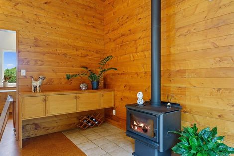 Photo of property in 321 Te Horo Beach Road, Te Horo Beach, Otaki, 5581