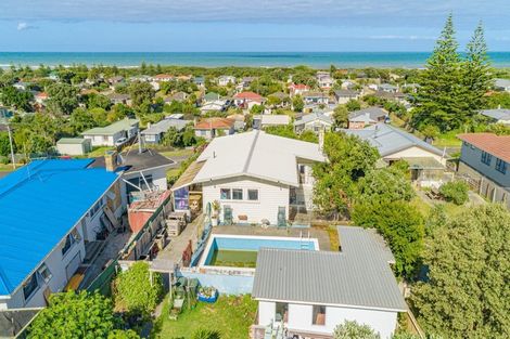 Photo of property in 134 Cornfoot Street, Castlecliff, Whanganui, 4501