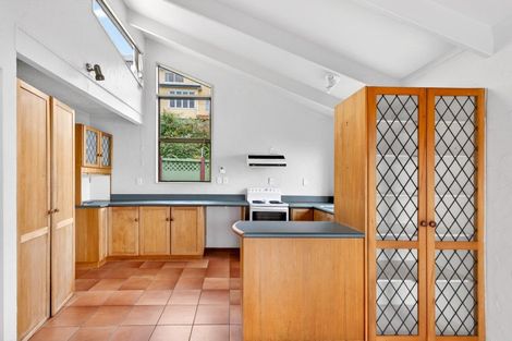 Photo of property in 128 Priestley Terrace, Bluff Hill, Napier, 4110