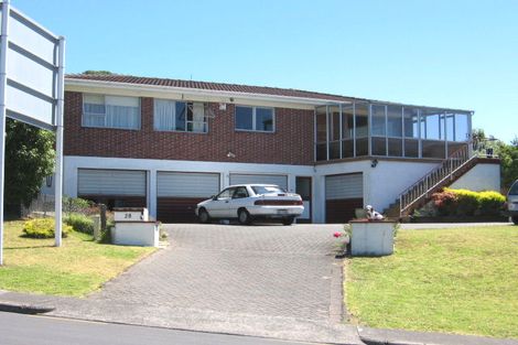 Photo of property in 28 Warren Avenue, Three Kings, Auckland, 1042