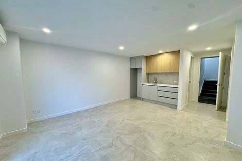 Photo of property in 23 Kerekin Drive, Oteha, Auckland, 0632