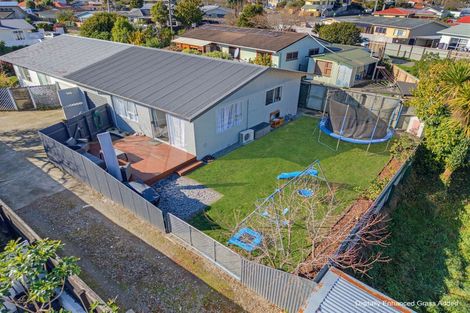 Photo of property in 2/127 Parkers Road, Tahunanui, Nelson, 7011