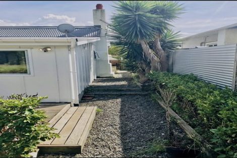 Photo of property in 35 Hine Street, New Plymouth, 4310